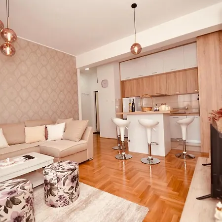 Harmonija 4 *
